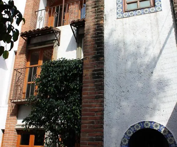 Casa Frida Coyoacan Bed & Breakfast 3*